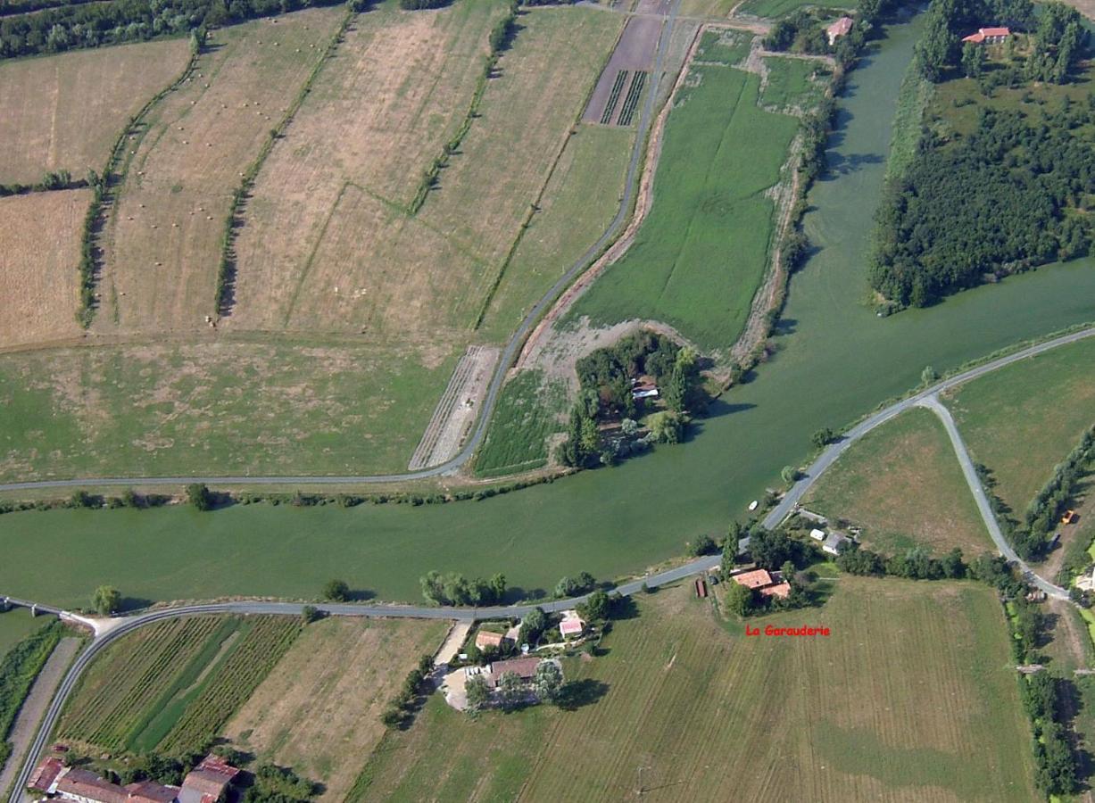 Gite La Garauderie Villa L'Ile-d'Elle Luaran gambar